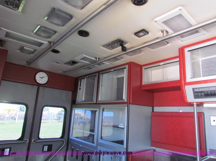 image for item G4253 2001 Ford ambulance
