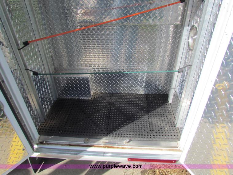 image for item G4254 2006 Ford Econoline E450 ambulance