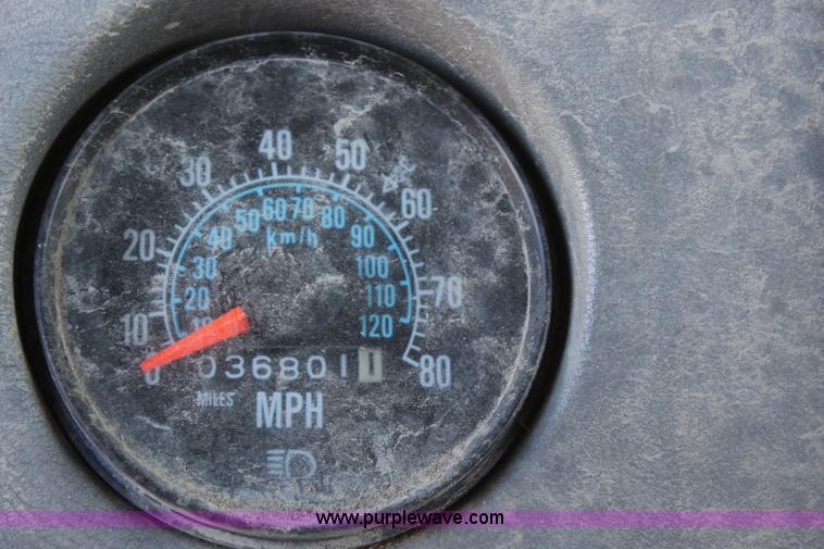 image for item H6895 1986 Mack RS688LST dump truck