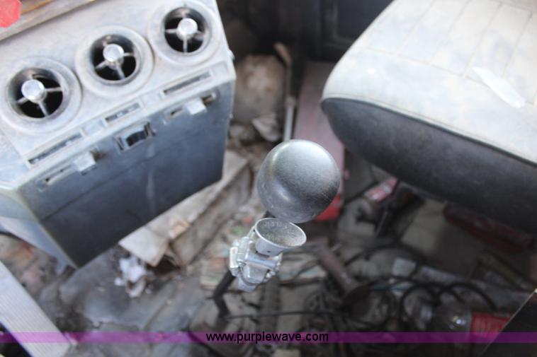 image for item H6895 1986 Mack RS688LST dump truck