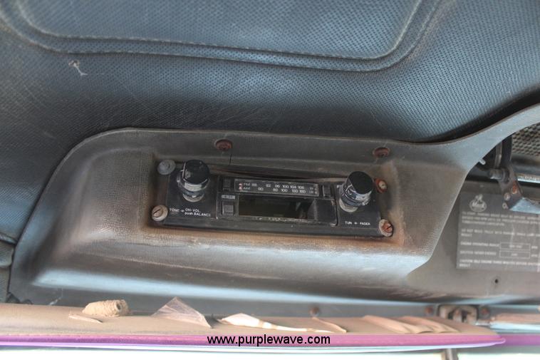 image for item H6895 1986 Mack RS688LST dump truck