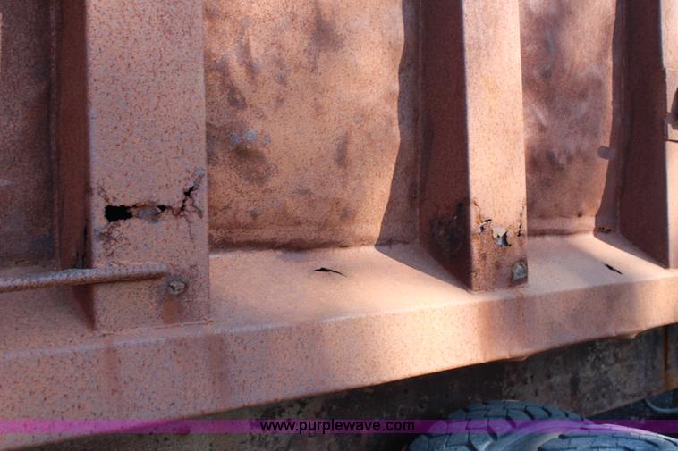 image for item H6895 1986 Mack RS688LST dump truck