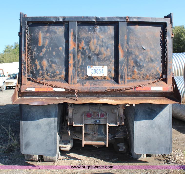 image for item H6896 1991 Mack CH613 dump truck