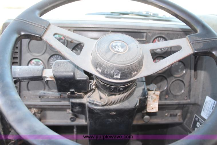 image for item H6896 1991 Mack CH613 dump truck