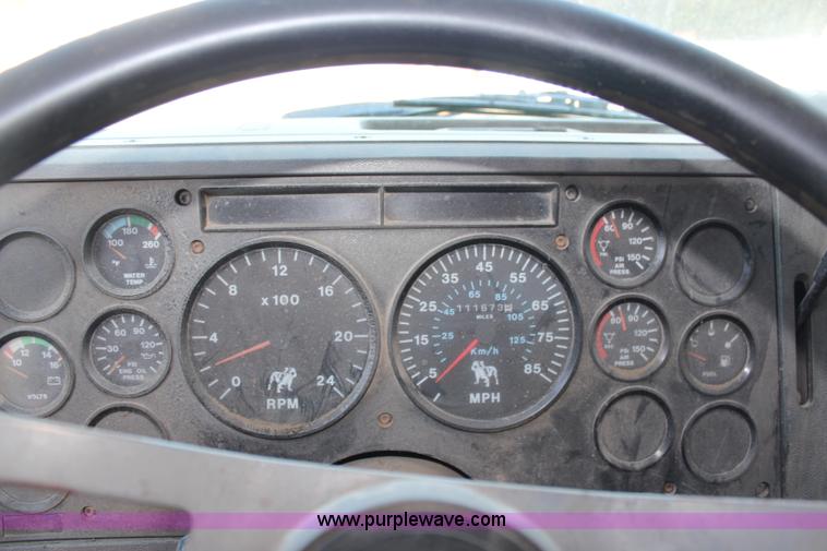 image for item H6896 1991 Mack CH613 dump truck