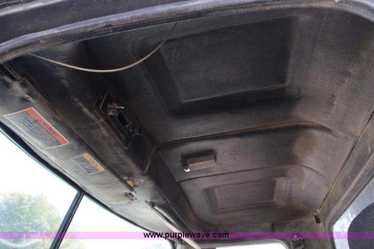 image for item H6896 1991 Mack CH613 dump truck