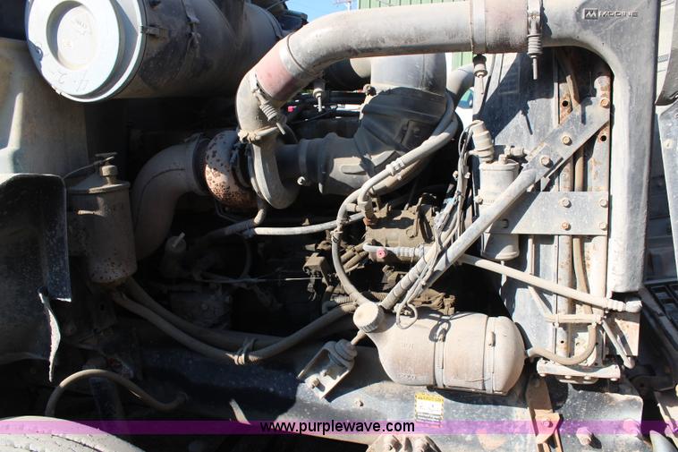 image for item H6896 1991 Mack CH613 dump truck