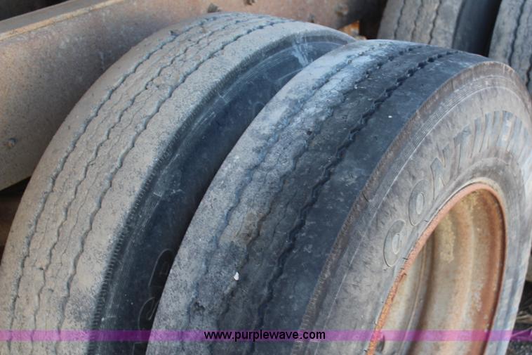 image for item H6896 1991 Mack CH613 dump truck