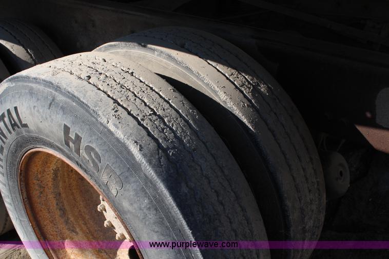 image for item H6896 1991 Mack CH613 dump truck