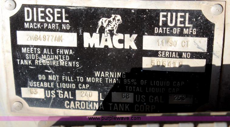 image for item H6896 1991 Mack CH613 dump truck