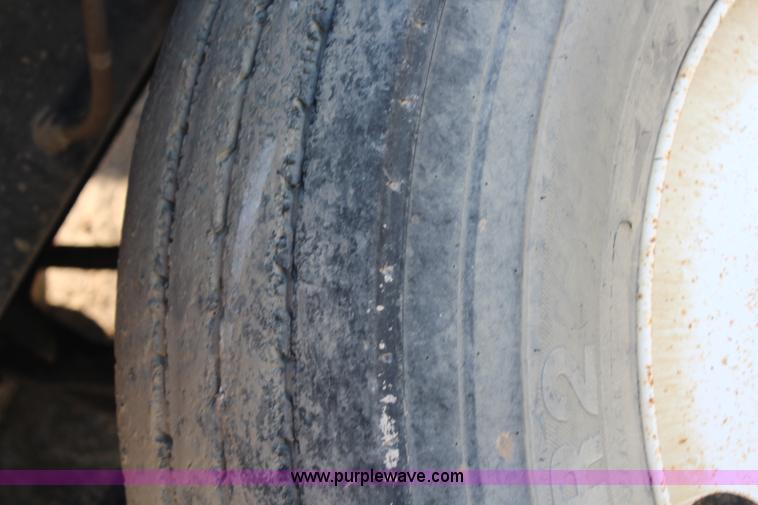 image for item H6896 1991 Mack CH613 dump truck