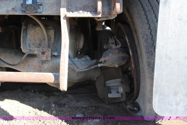 image for item H6896 1991 Mack CH613 dump truck