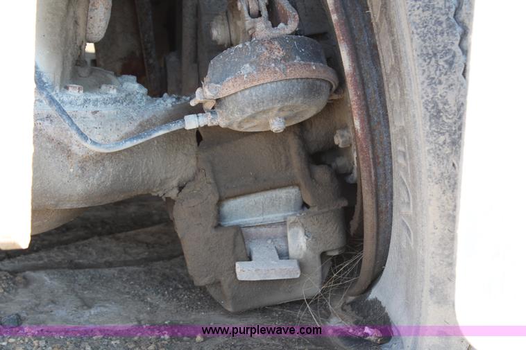 image for item H6896 1991 Mack CH613 dump truck