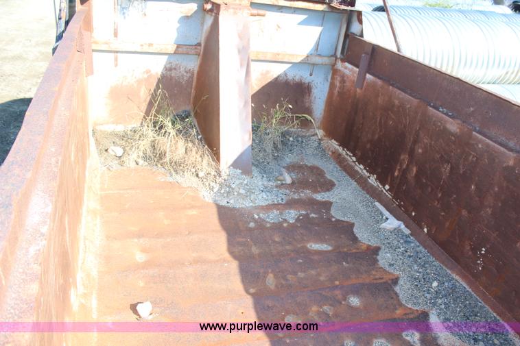 image for item H6896 1991 Mack CH613 dump truck