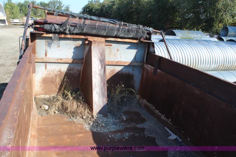 image for item H6896 1991 Mack CH613 dump truck