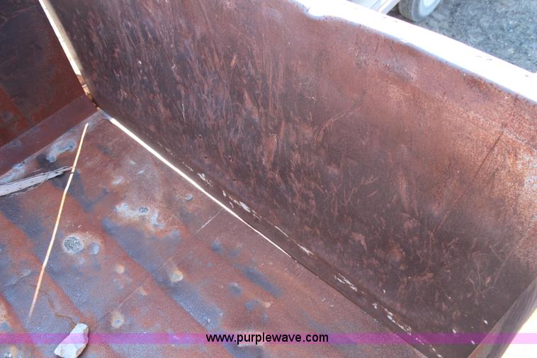 image for item H6896 1991 Mack CH613 dump truck