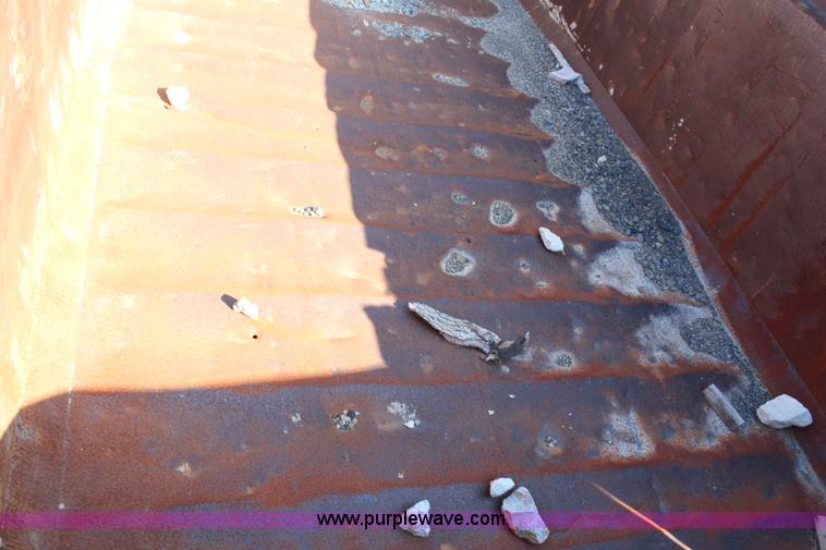 image for item H6896 1991 Mack CH613 dump truck