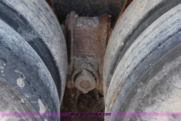 image for item H6896 1991 Mack CH613 dump truck