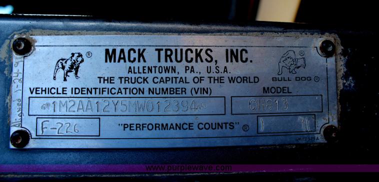 image for item H6896 1991 Mack CH613 dump truck