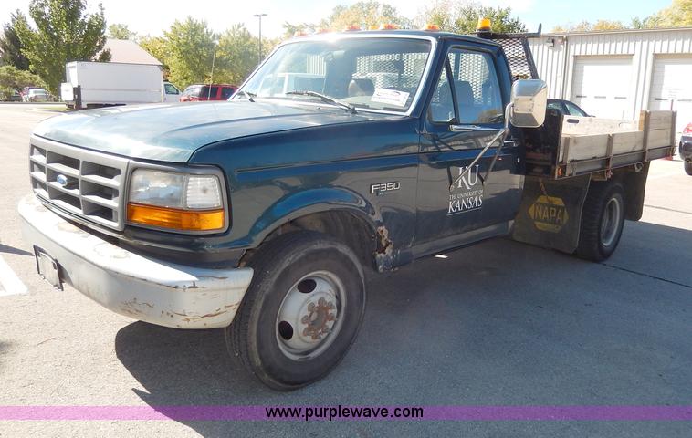 image for item H9638 1997 Ford F350 XL flatbed truck