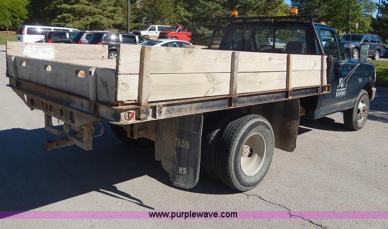 image for item H9638 1997 Ford F350 XL flatbed truck