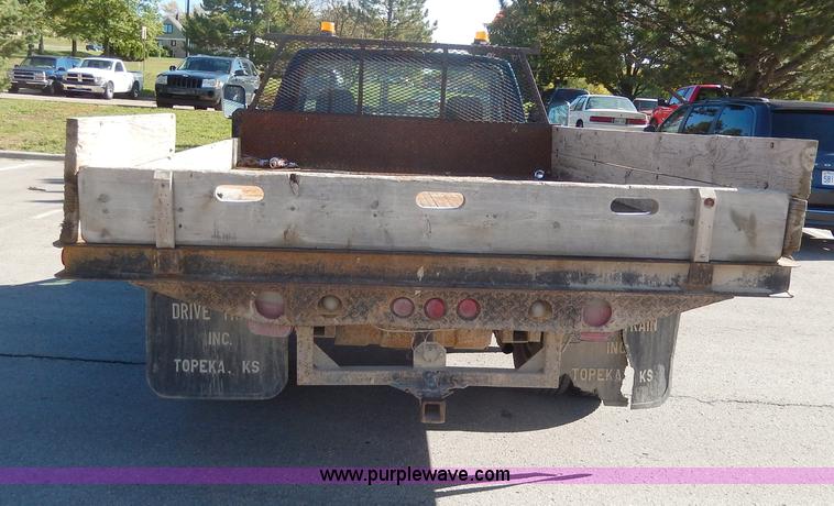 image for item H9638 1997 Ford F350 XL flatbed truck