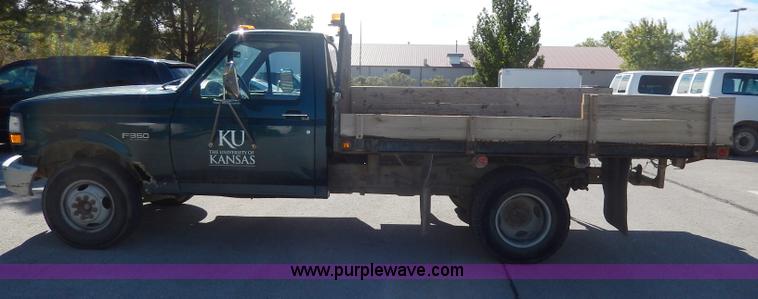 image for item H9638 1997 Ford F350 XL flatbed truck