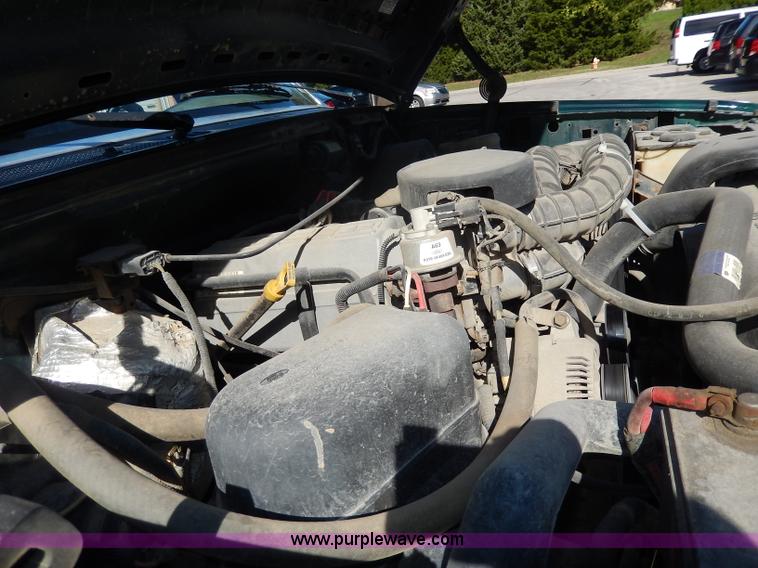 image for item H9638 1997 Ford F350 XL flatbed truck