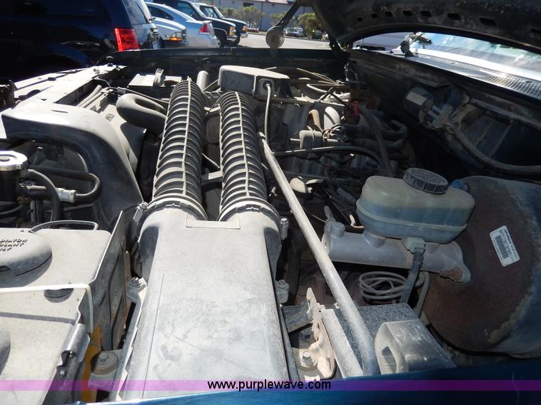 image for item H9638 1997 Ford F350 XL flatbed truck