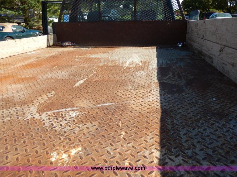 image for item H9638 1997 Ford F350 XL flatbed truck