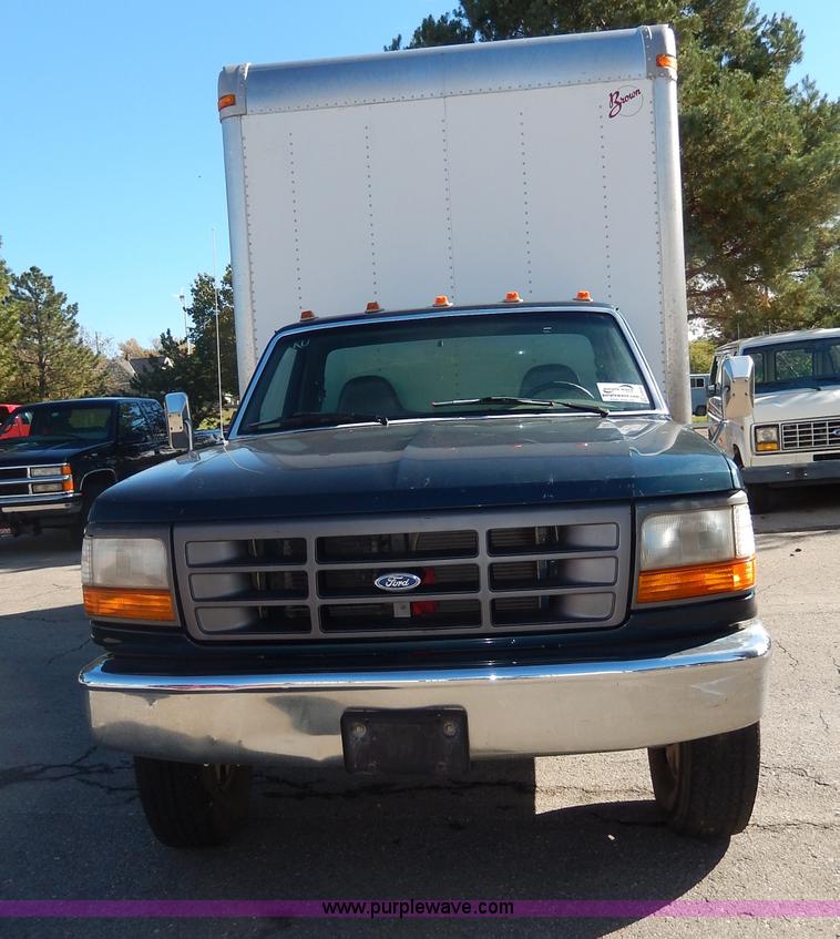 image for item H9640 1997 Ford F350 XL box truck