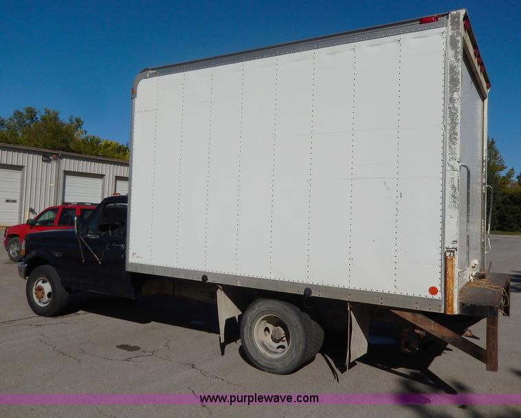 image for item H9640 1997 Ford F350 XL box truck