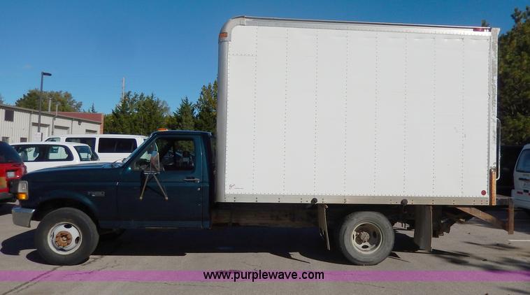 image for item H9640 1997 Ford F350 XL box truck