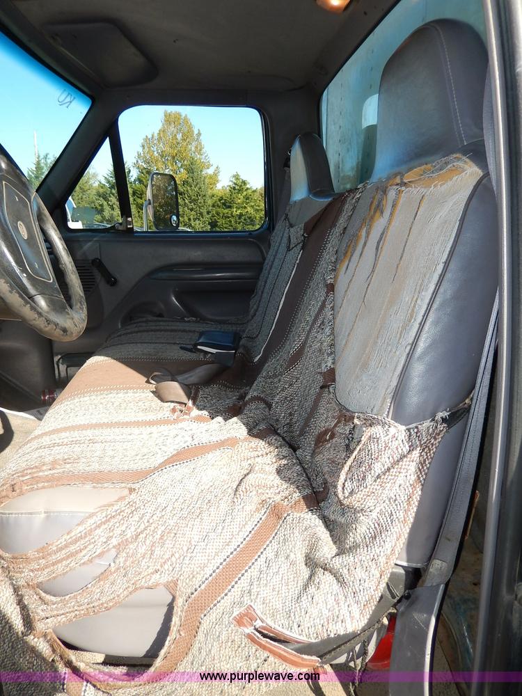 image for item H9640 1997 Ford F350 XL box truck