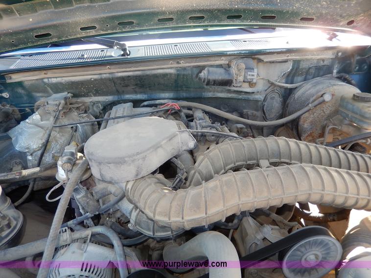 image for item H9640 1997 Ford F350 XL box truck