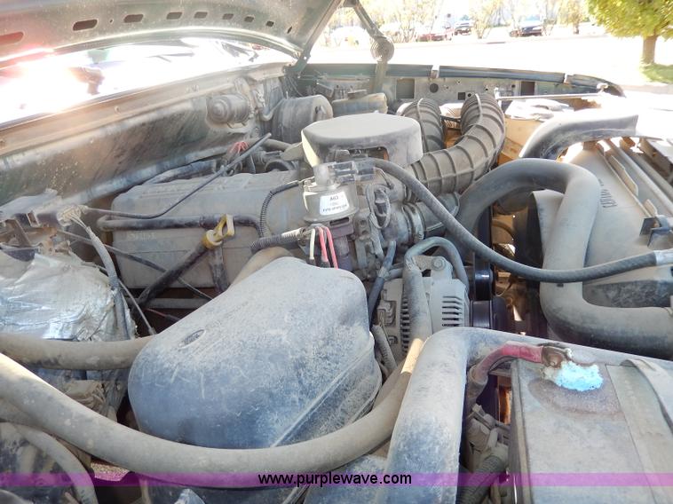 image for item H9640 1997 Ford F350 XL box truck