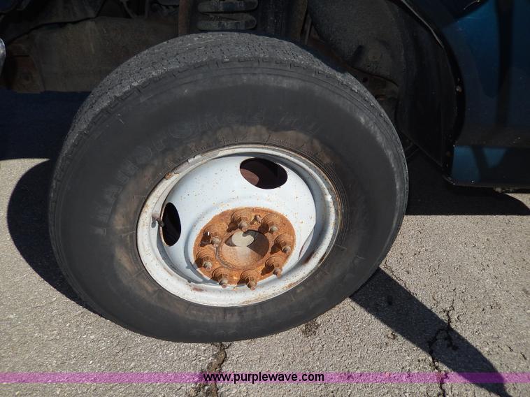 image for item H9640 1997 Ford F350 XL box truck