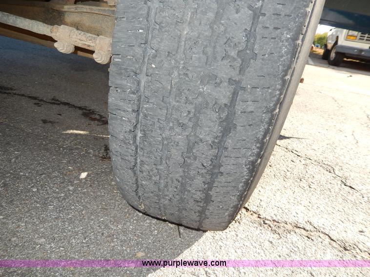 image for item H9640 1997 Ford F350 XL box truck