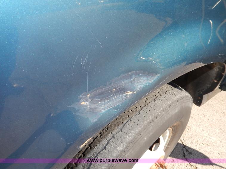 image for item H9640 1997 Ford F350 XL box truck