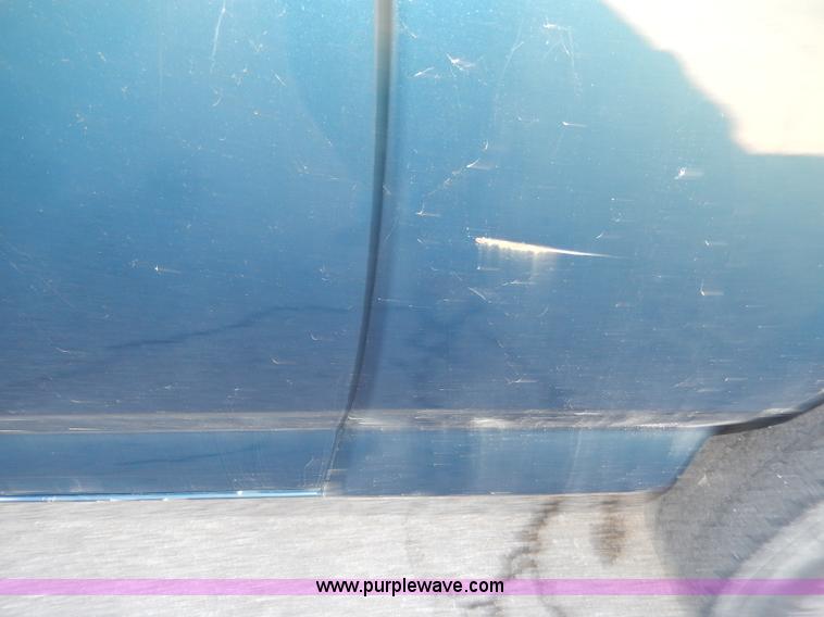 image for item H9640 1997 Ford F350 XL box truck