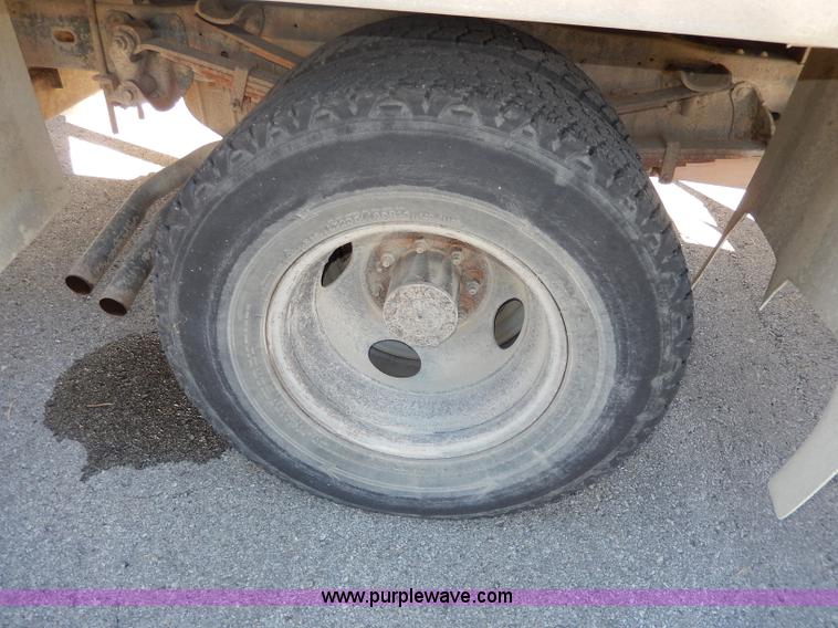 image for item H9640 1997 Ford F350 XL box truck