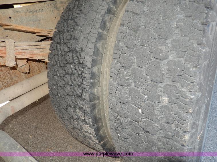 image for item H9640 1997 Ford F350 XL box truck