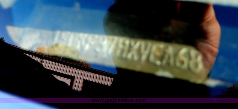 image for item H9640 1997 Ford F350 XL box truck