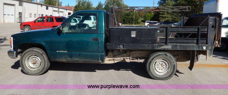 image for item H9641 1998 Chevrolet Cheyenne 2500 flatbed truck