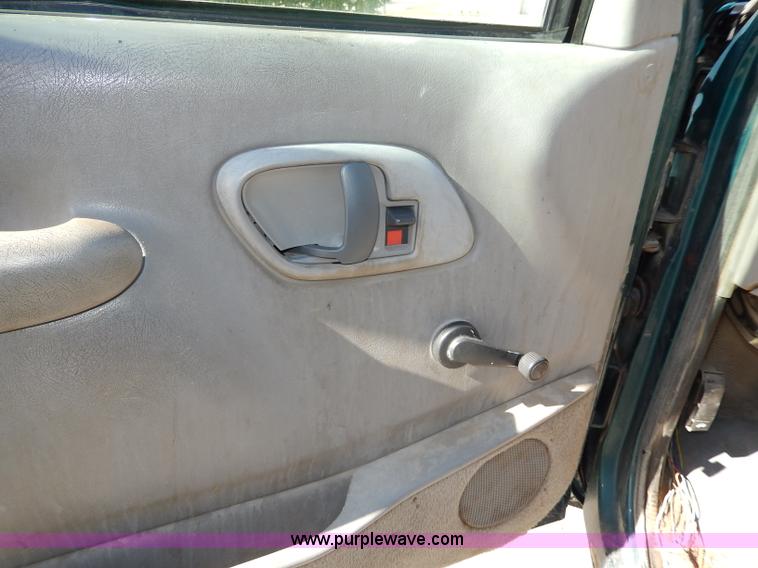 image for item H9641 1998 Chevrolet Cheyenne 2500 flatbed truck