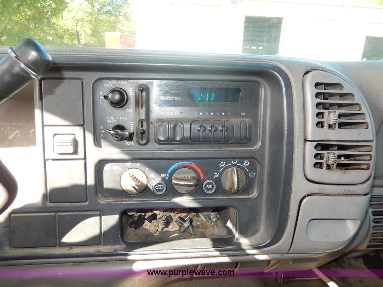 image for item H9641 1998 Chevrolet Cheyenne 2500 flatbed truck