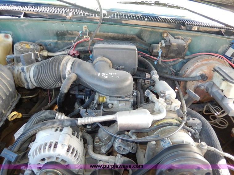 image for item H9641 1998 Chevrolet Cheyenne 2500 flatbed truck