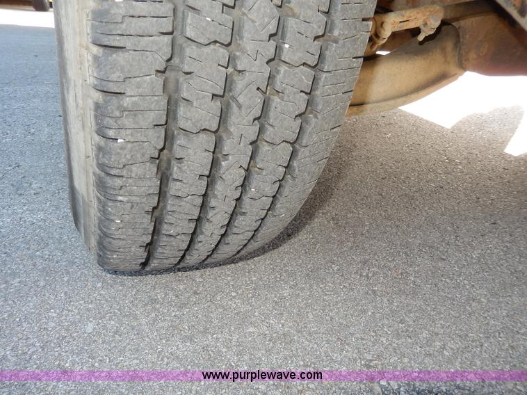 image for item H9641 1998 Chevrolet Cheyenne 2500 flatbed truck