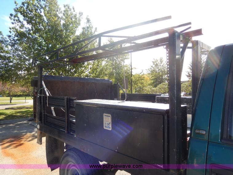 image for item H9641 1998 Chevrolet Cheyenne 2500 flatbed truck