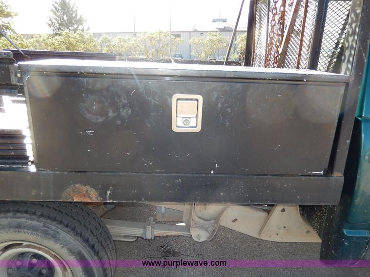 image for item H9641 1998 Chevrolet Cheyenne 2500 flatbed truck